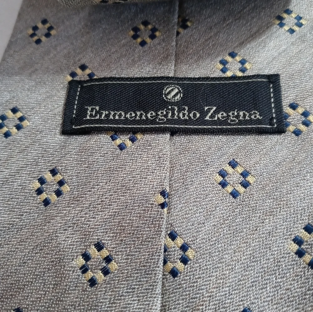 Ermenegildo Zegna 100% Silk Classic Men's Tie Made In Italy 59